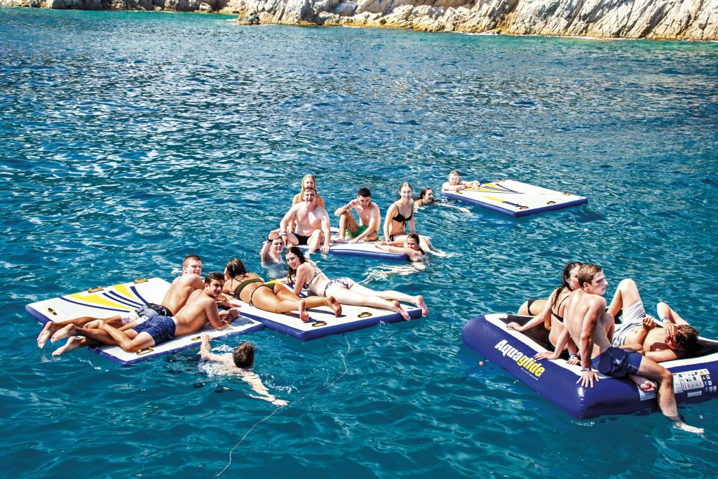 Excursion en catamaran sur la Costa Brava avec barbecue