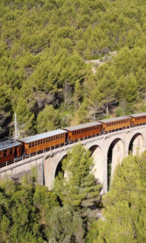 Excursión autoguiada por Mallorca de Palma a Sa Calobra (tren, tranvía y barco de Sóller)