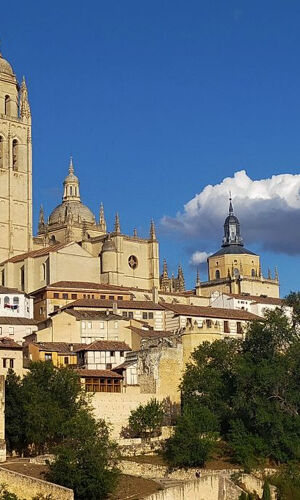 Segovia & Avila: Guided Walking Tour from Madrid