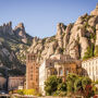 Montserrat & Wineries: Round trip + Wine Experience with Traditional Meal