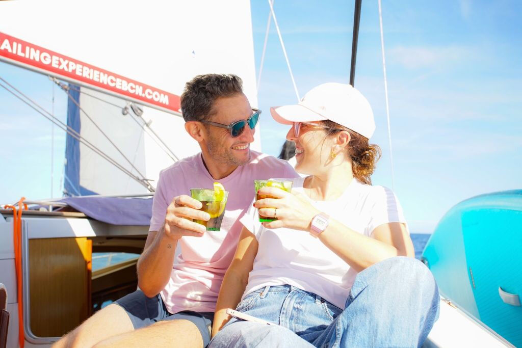 Experiencia velero Barcelona: 90 minutos + Vermú