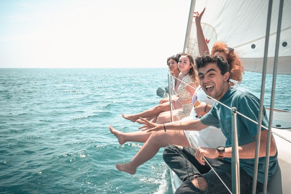 Palma de Mallorca: Passeio de barco com lanches e open bar