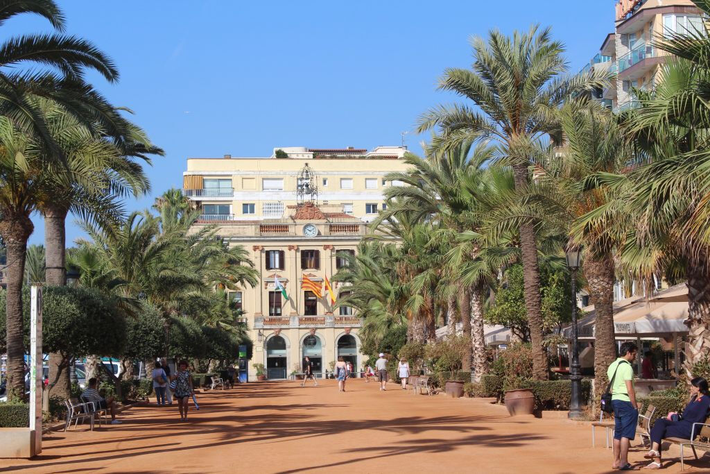 Excursión desde Barcelona a la Costa Brava con un paseo en barco