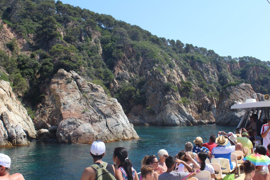 Excursión desde Barcelona a la Costa Brava con un paseo en barco