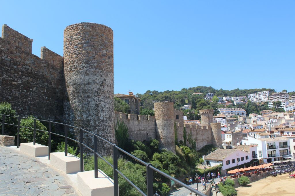 Excursión desde Barcelona a la Costa Brava con un paseo en barco