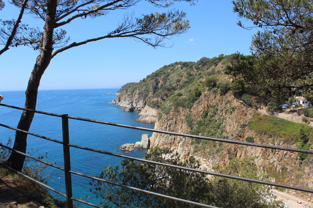 Excursión desde Barcelona a la Costa Brava con un paseo en barco
