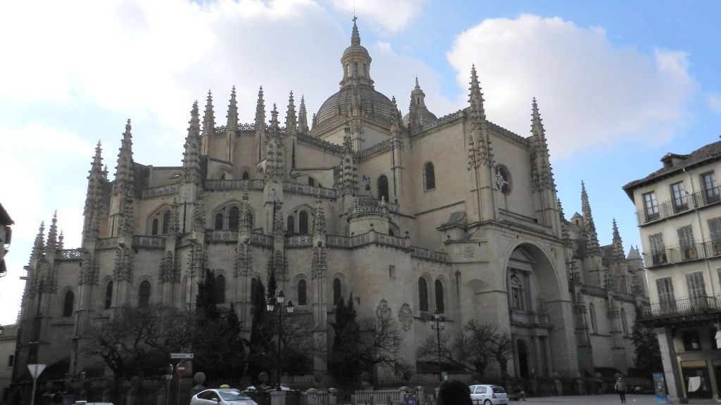 Toledo y Segovia: Excursión de un día desde Madrid con entrada al Alcázar de Segovia