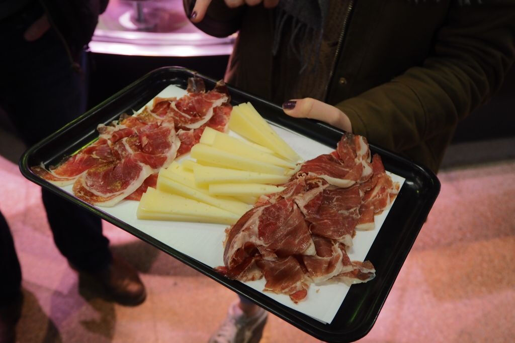 Déjeuner au marché alimentaire de Barcelone