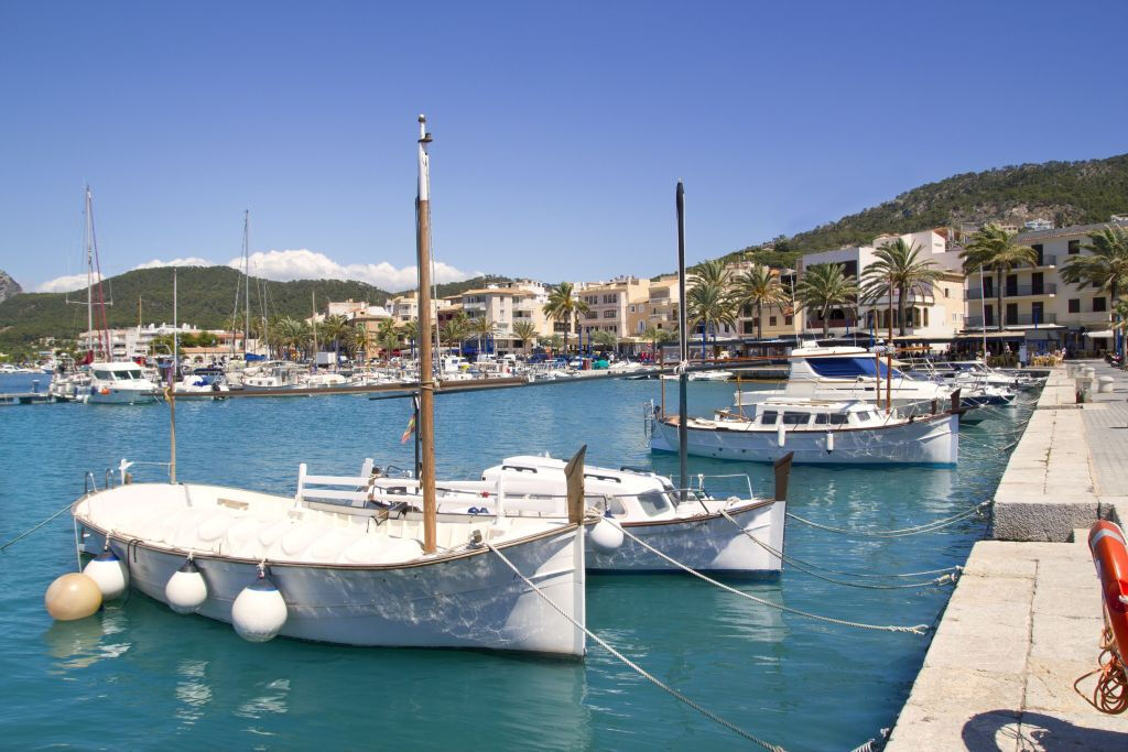 Santa Ponsa: Crucero y barco con fondo de cristal al Puerto de Andratx