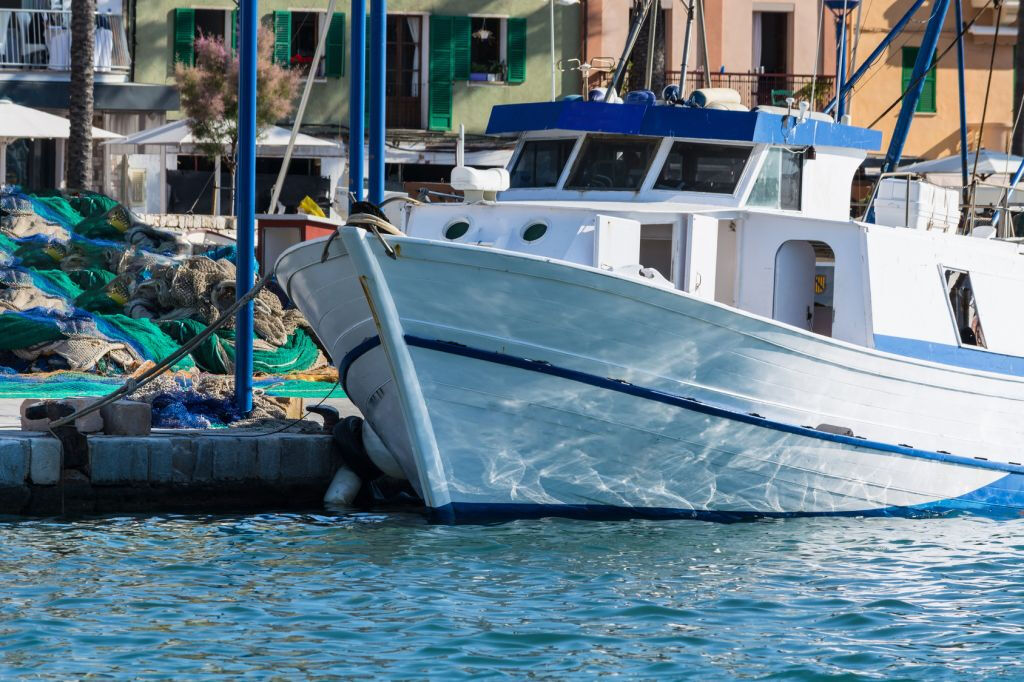Santa Ponsa: Crucero y barco con fondo de cristal al Puerto de Andratx