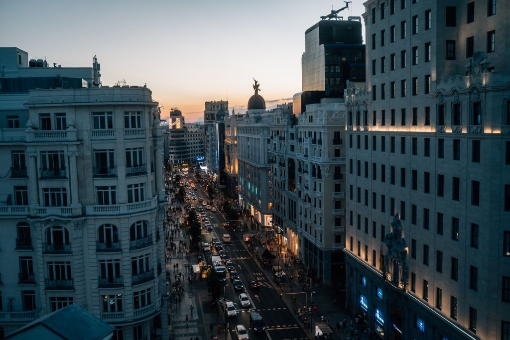 Tour Gastronômico em Madri: Tapas, Vinho e Telhados