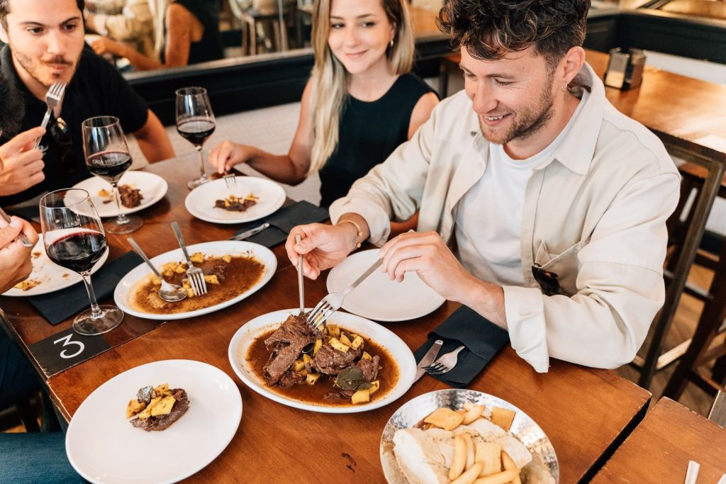 Tour Gastronômico em Madri: Tapas, Vinho e Telhados