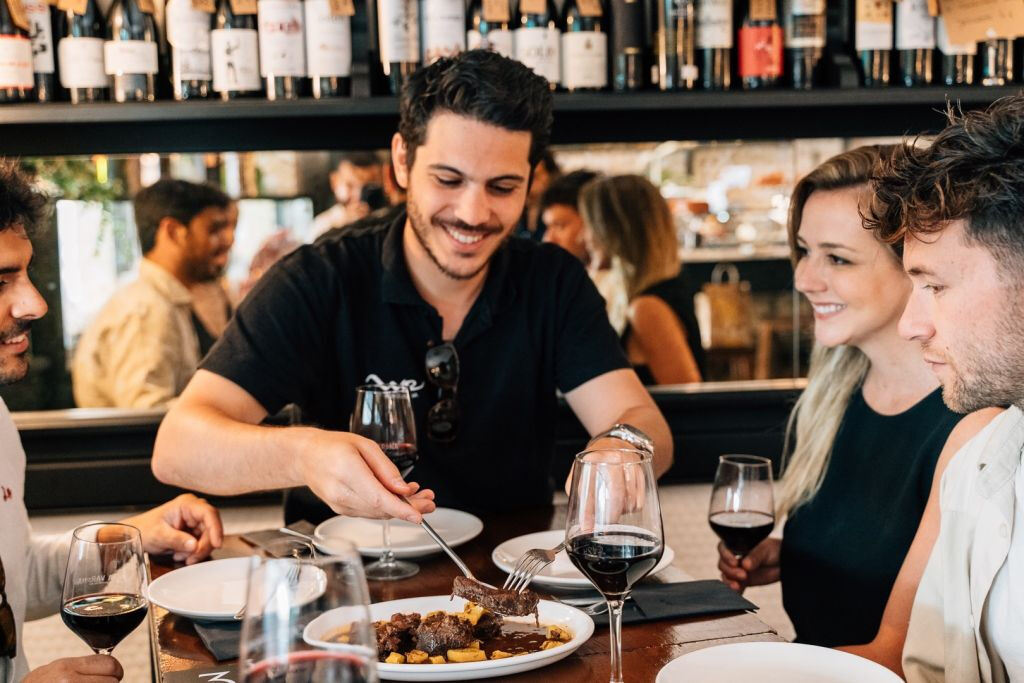 Tour Gastronômico em Madri: Tapas, Vinho e Telhados