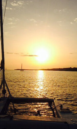 Bahía de Fornells: Crucero en catamarán al atardecer