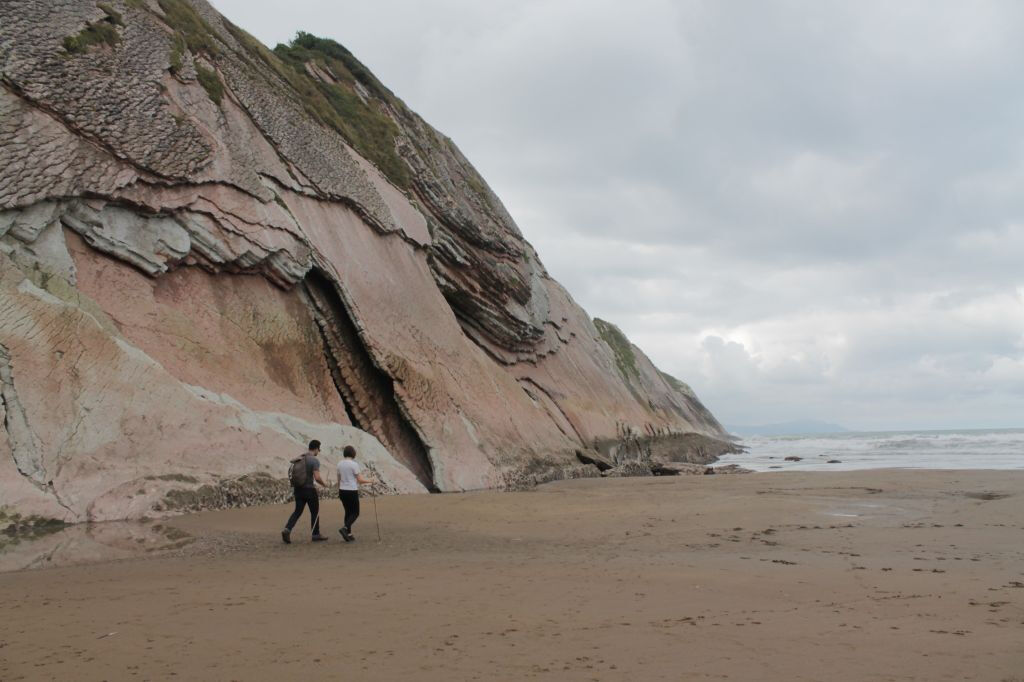 Caminata por el geoparque de la Costa Vasca en Zumaia + Tren desde San Sebastián