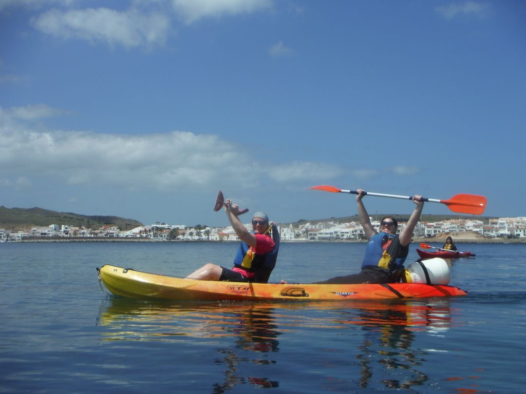 Alquiler de kayak en la bahía de Fornells