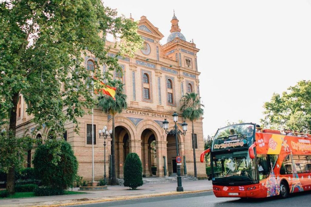 CitySightseeingSeville: Bus Tour + Flamenco Museum + Bike Rental