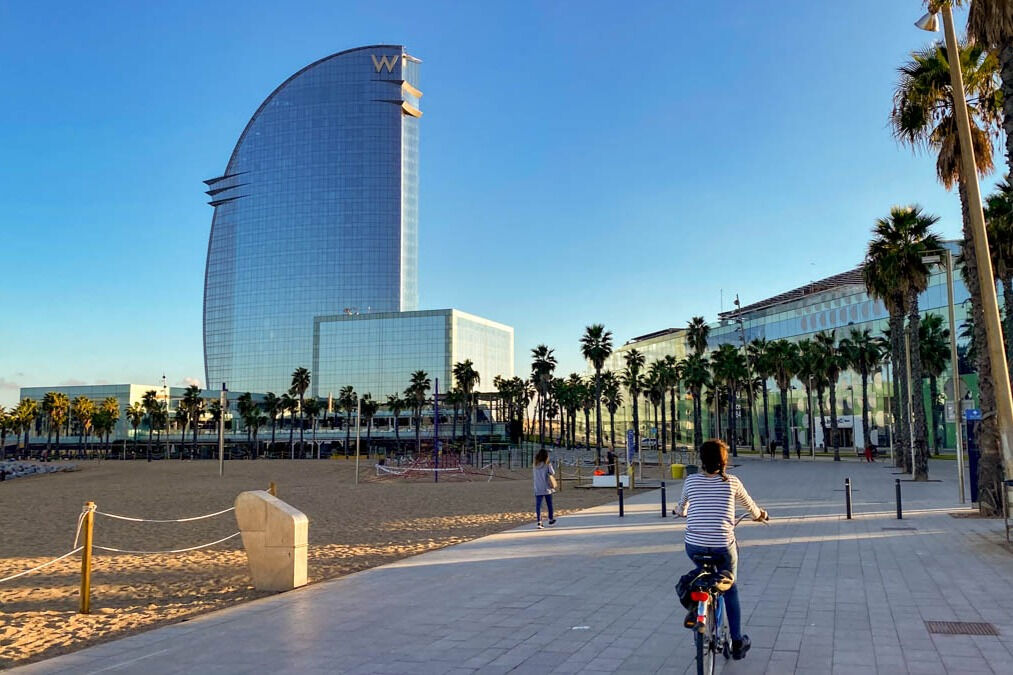 Excursion à vélo des maisons de Gaudí à la Barceloneta