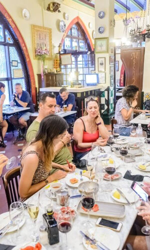 Barcelona Wine and Tapas: Guided e-Bike Tour