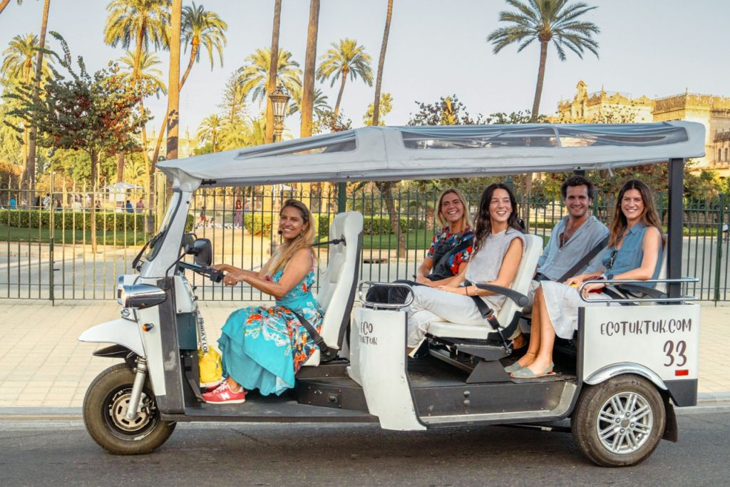 Siviglia: tour di 2 ore in Tuk Tuk elettrico privato