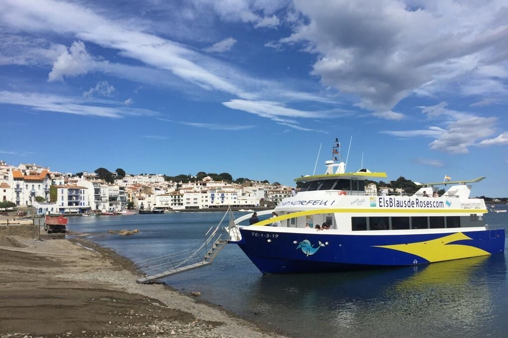 Excursion en bateau à Cadaqués depuis Roses avec arrêt d'une heure et demie