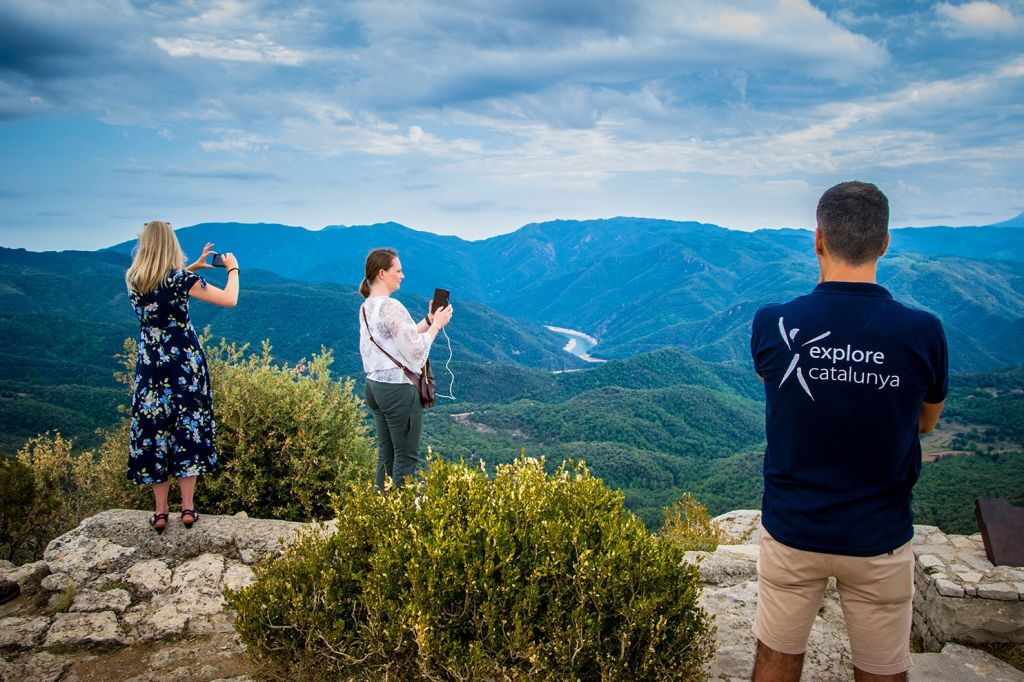 From Barcelona: Guided Tour of Besalú, Rupit, and Tavertet