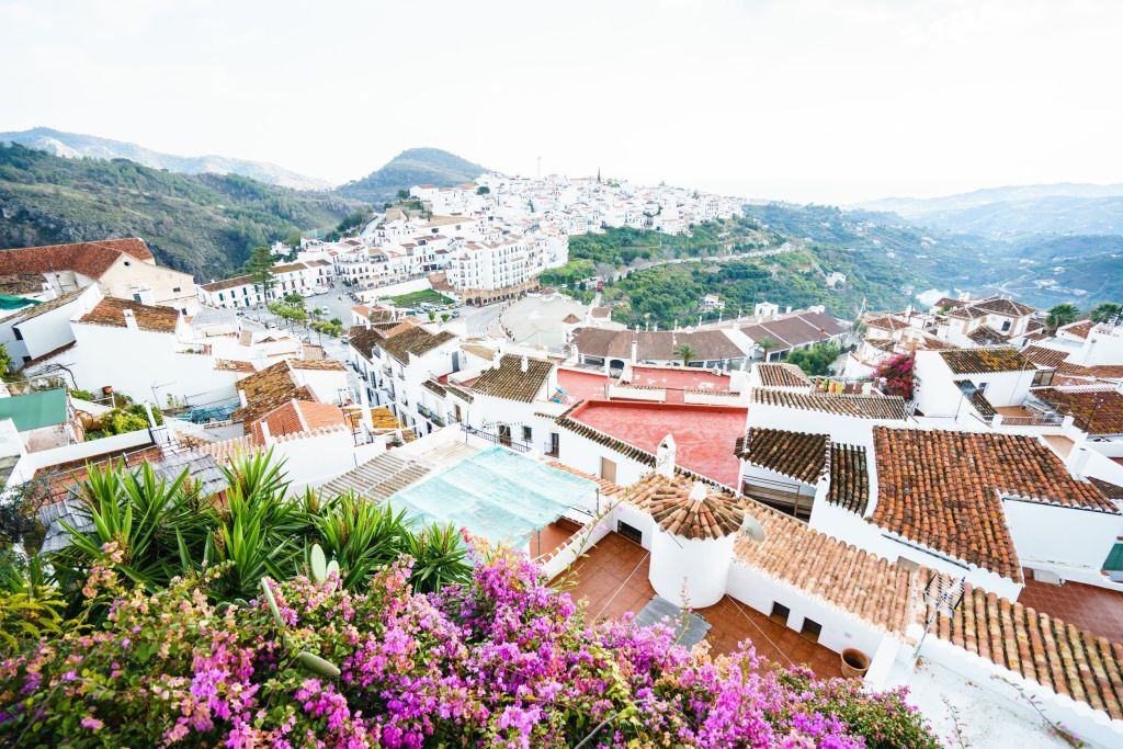 Nerja & Frigiliana: Guided Tour from Granada