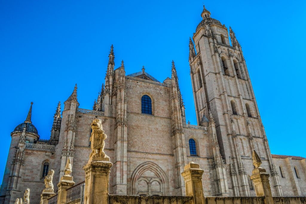 Ávila y Segovia: Excursión de un día desde Madrid