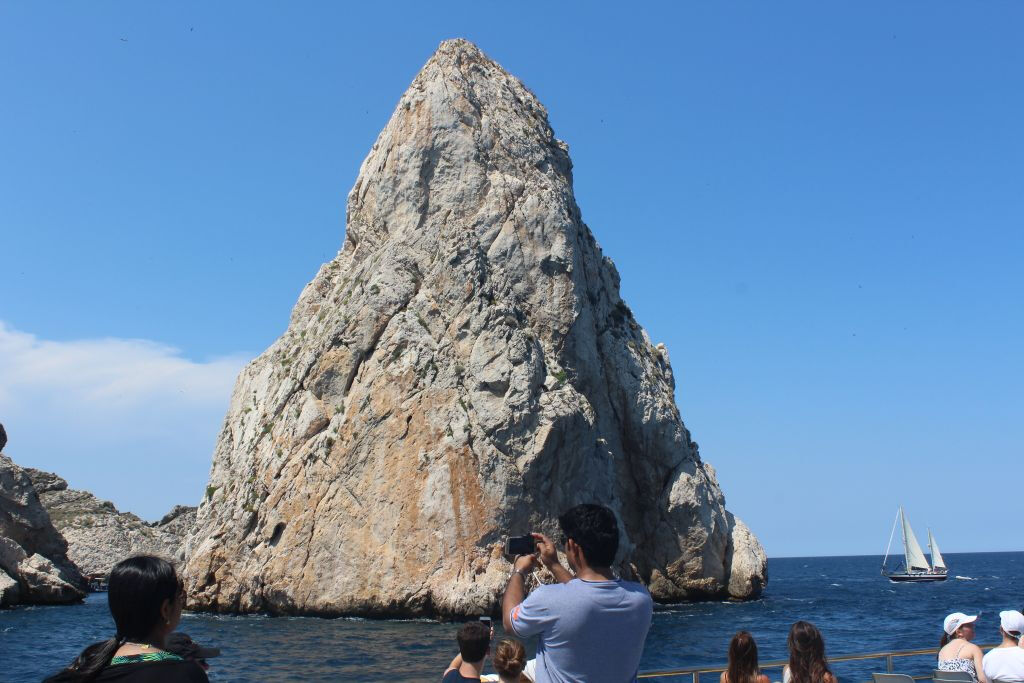 Barcelona to the Costa Brava: Full-Day Tour
