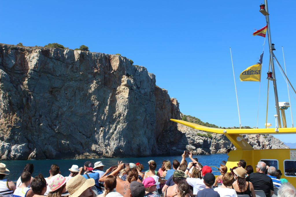 Barcelona to the Costa Brava: Full-Day Tour