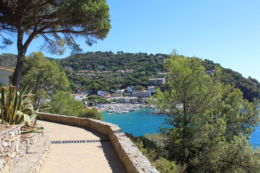 Barcelona to the Costa Brava: Full-Day Tour