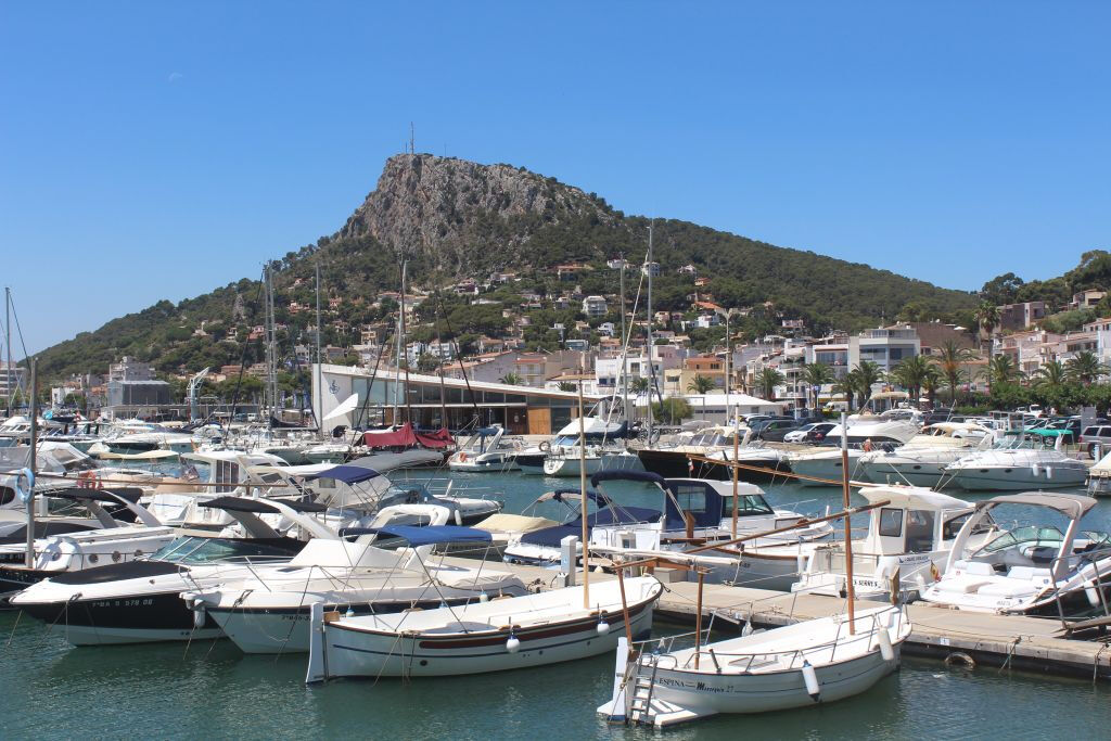 Barcelona to the Costa Brava: Full-Day Tour