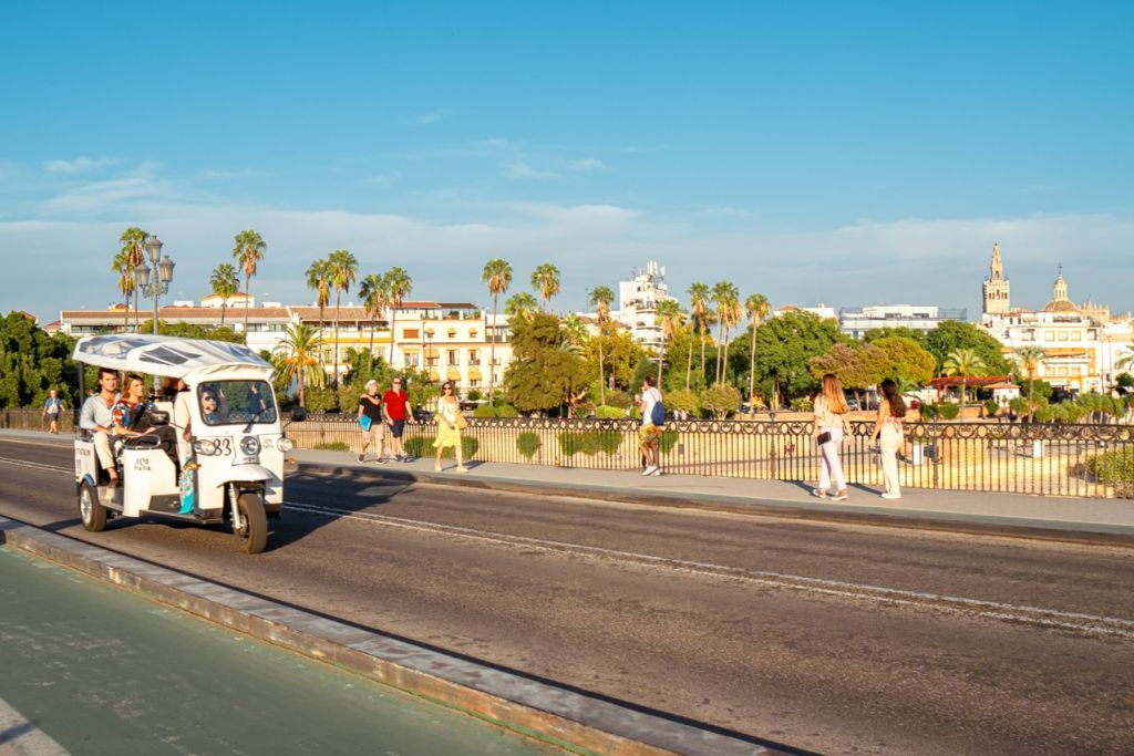 Sevilla: Tour de 1 hora en Tuk Tuk Eléctrico Privado