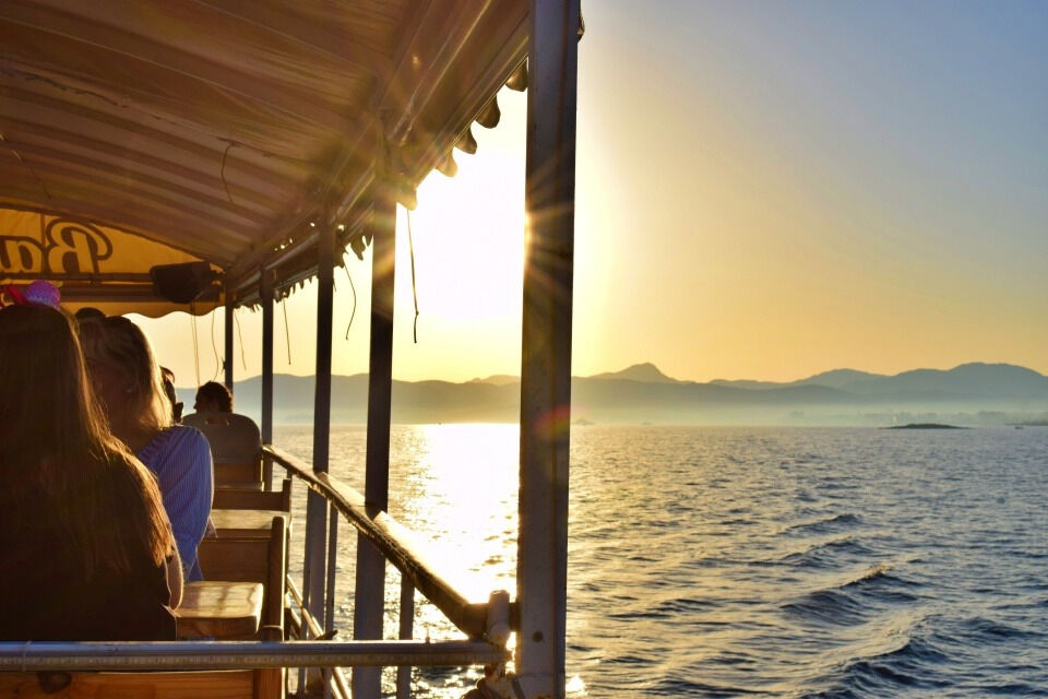 Palma de Mallorca: pôr do sol + passeio de barco com música