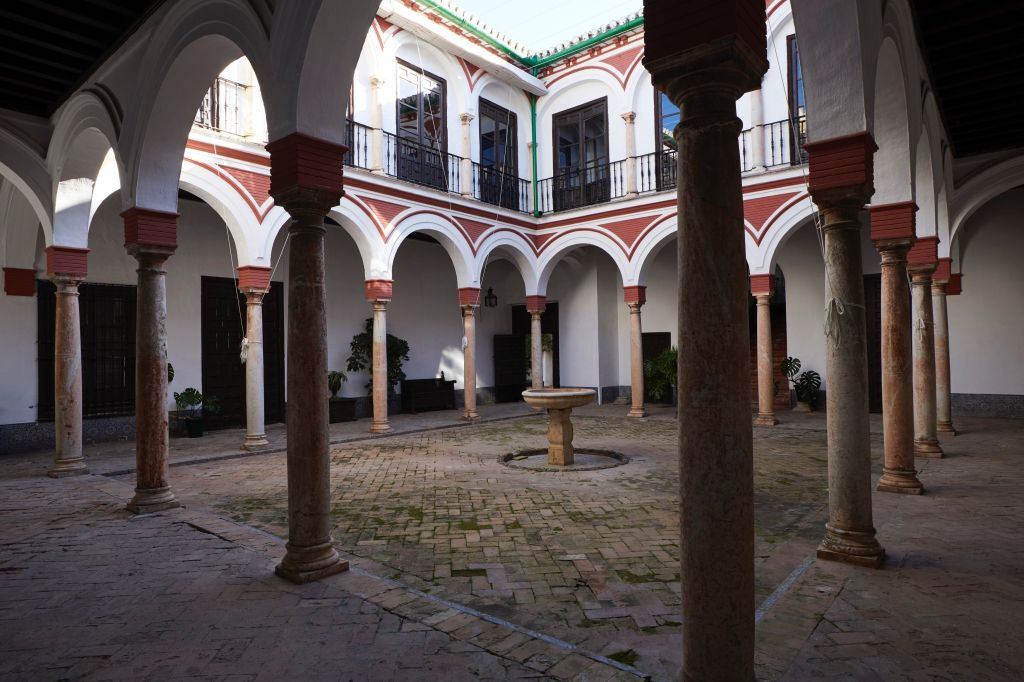 Palacio Bucarelli: Entrada Completa