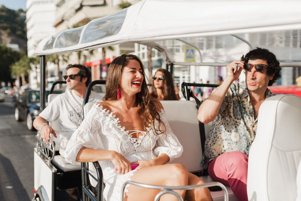 Malaga: tour di 2 ore in tuk tuk elettrico privato