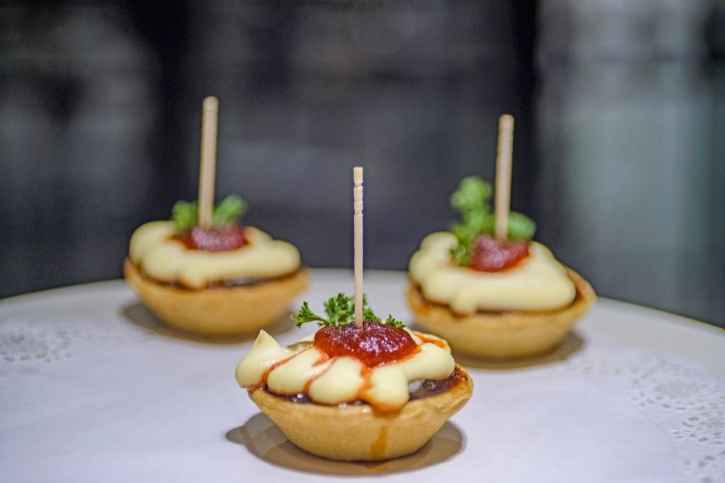 Madrid: Tapas Walking Tour + Flamenco Show