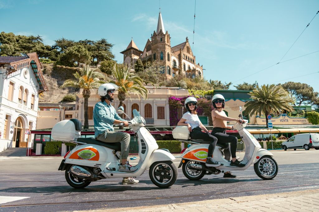 Barcelone : Location de Vespa de 6 heures avec GPS