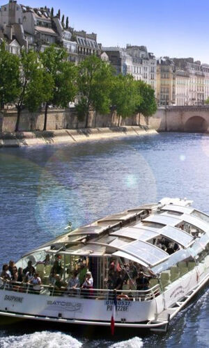 Batobus Paris: Riverboat Shuttle Service