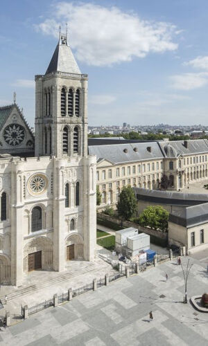 Basilica of Saint Denis: Dedicated Entrance