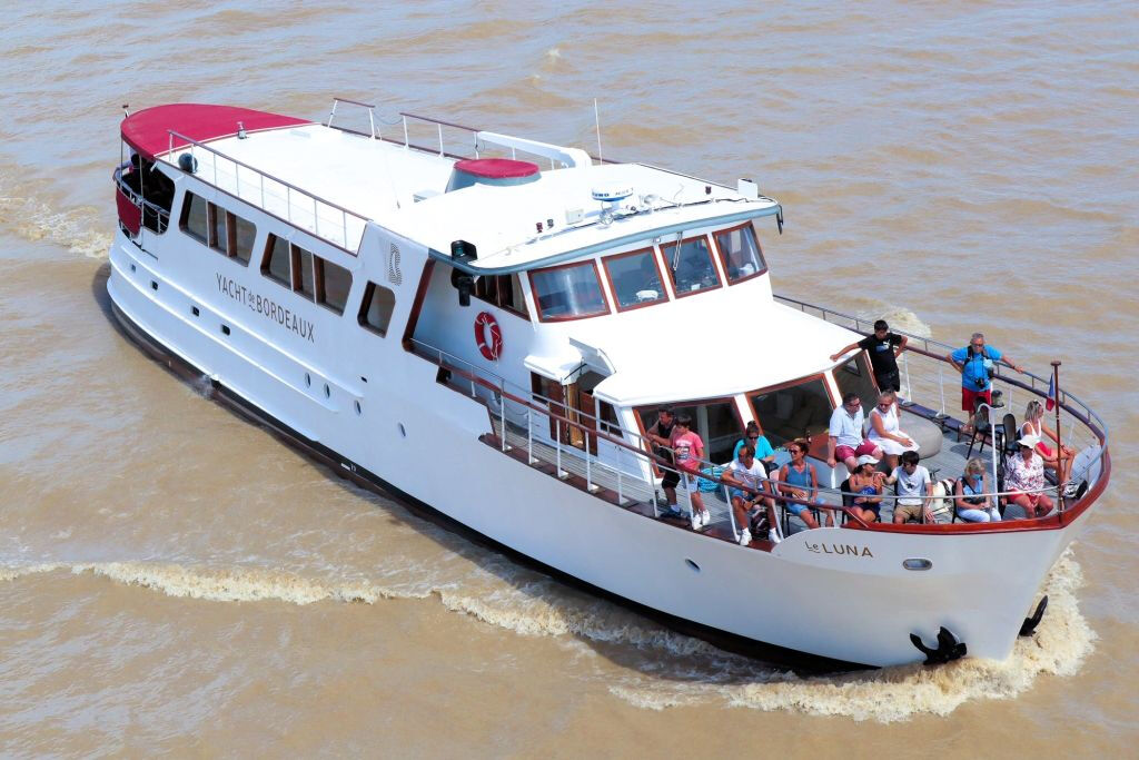 Bordeaux: Cruzeiro guiado no Garonne com um drinque e um canelé