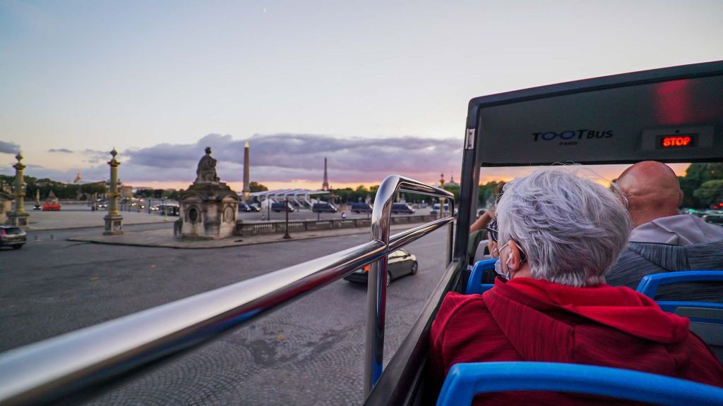 Tootbus Paris: Visite Nocturne Eco-responsable en Bus Hop-On Hop-Off