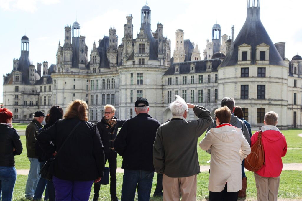 Loire Valley Castles: Day Trip from Paris with Wine Tasting
