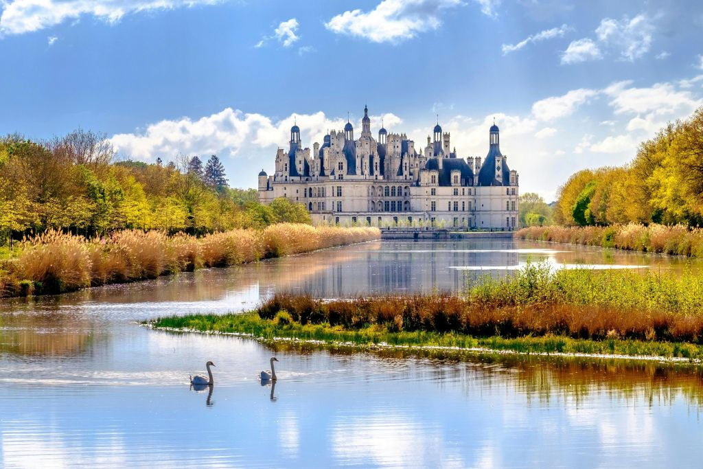 Loire Valley Castles: Day Trip from Paris with Wine Tasting