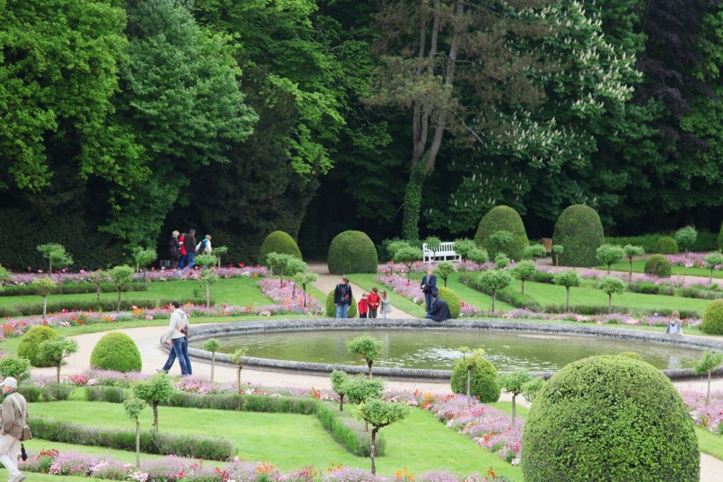 Loire Valley Castles: Day Trip from Paris with Wine Tasting