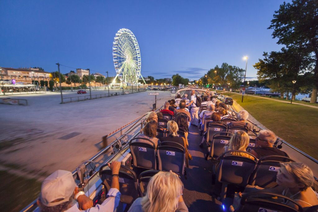 Avignon en bus à arrêts multiples