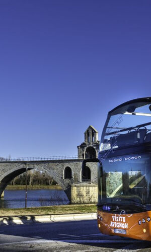 Avignon en bus à arrêts multiples