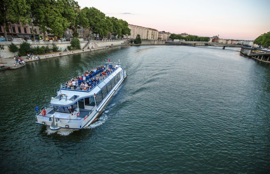 Crucero turístico guiado por el Saona con Les Bateaux Lyonnais
