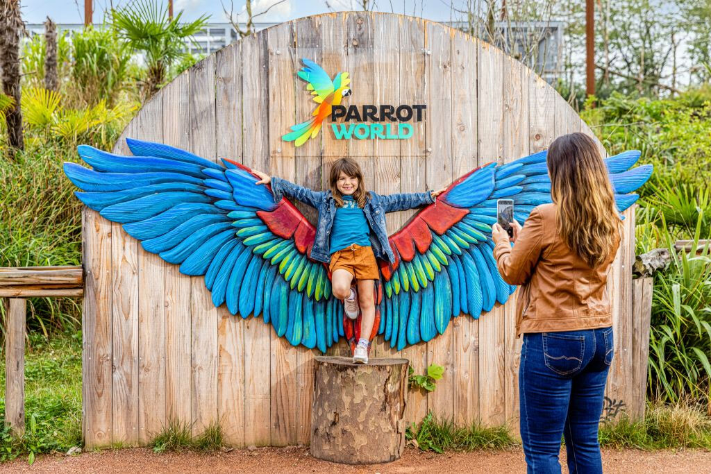 Parrot World