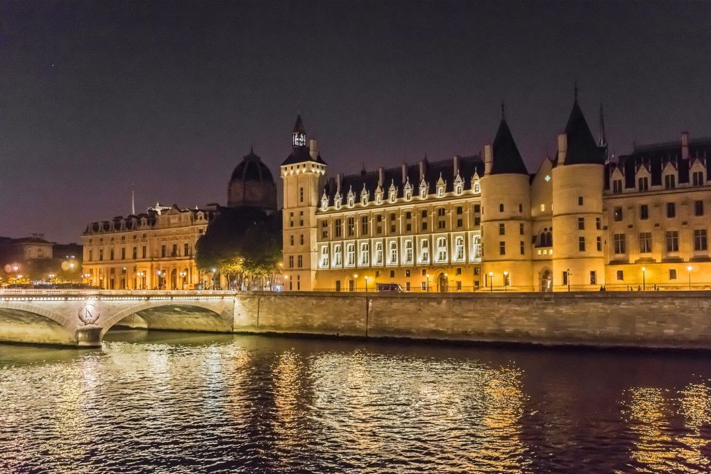 Le cœur sombre de Paris : Visite guidée nocturne des fantômes et des mystères